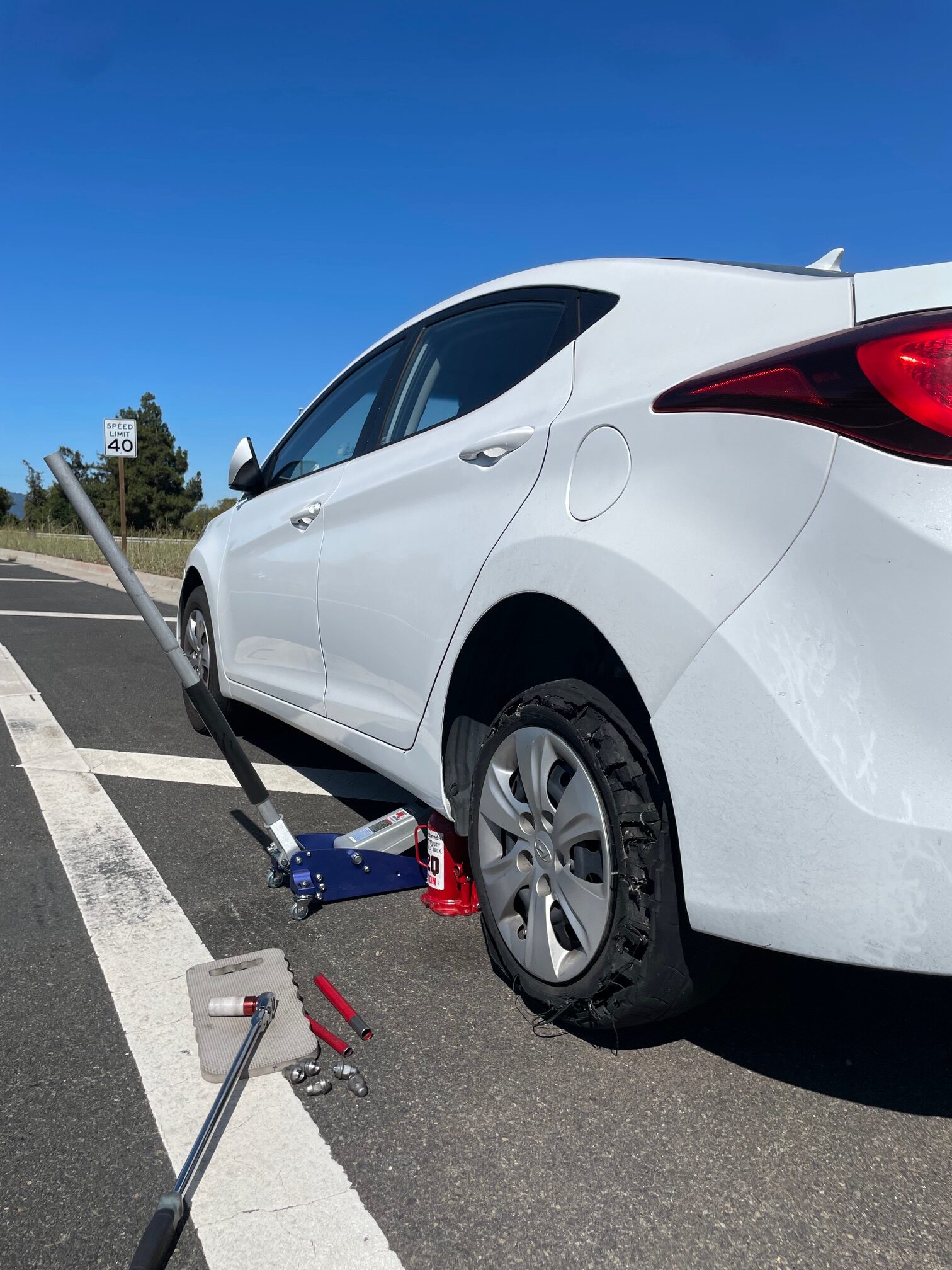 SOS Roadside technician assisting a driver in Sunnyvale, CA